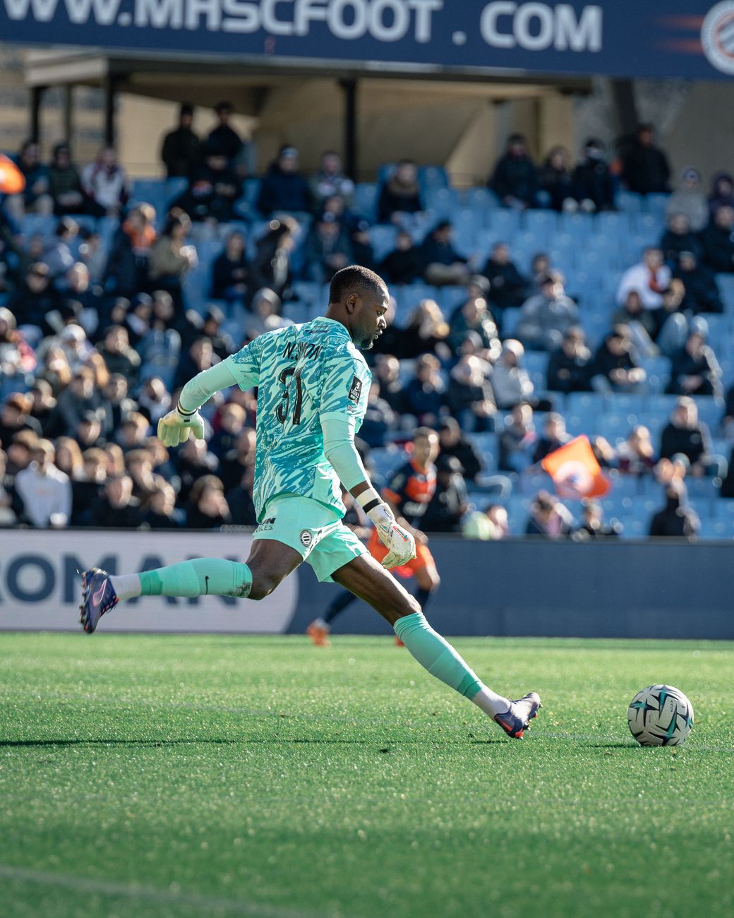 Le dégagement — Match